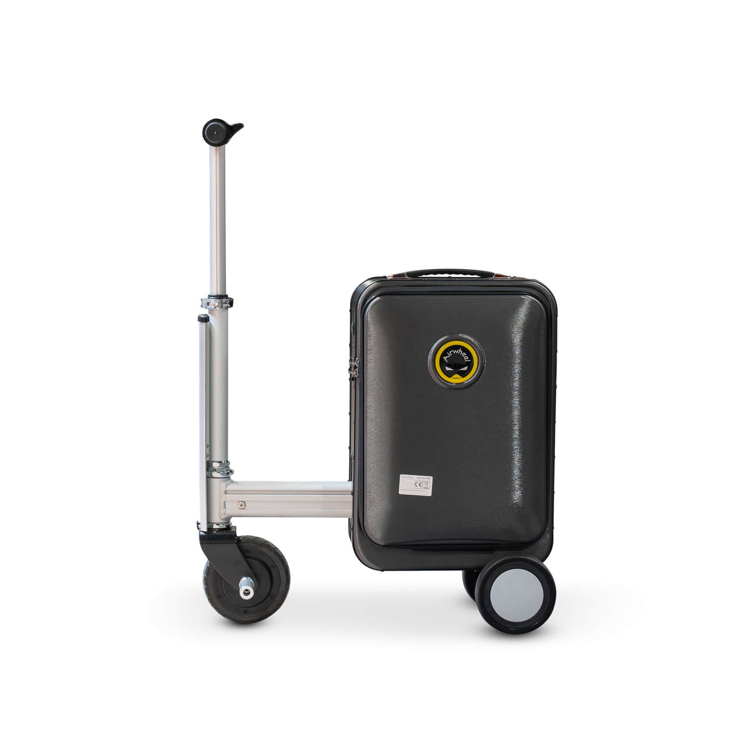 De AIRWHEELZ Airwheel SE3S – Elektrische Koffer is een zwarte, berijdbare slimme koffer met een uitschuifbaar handvat en drie wielen, ontworpen voor persoonlijk vervoer op luchthavens of in grote binnenruimtes. Deze innovatieve E-Koffer combineert gemak en stijl en maakt reizen moeiteloos, zowel als handbagage als modern mobiliteitsmiddel.