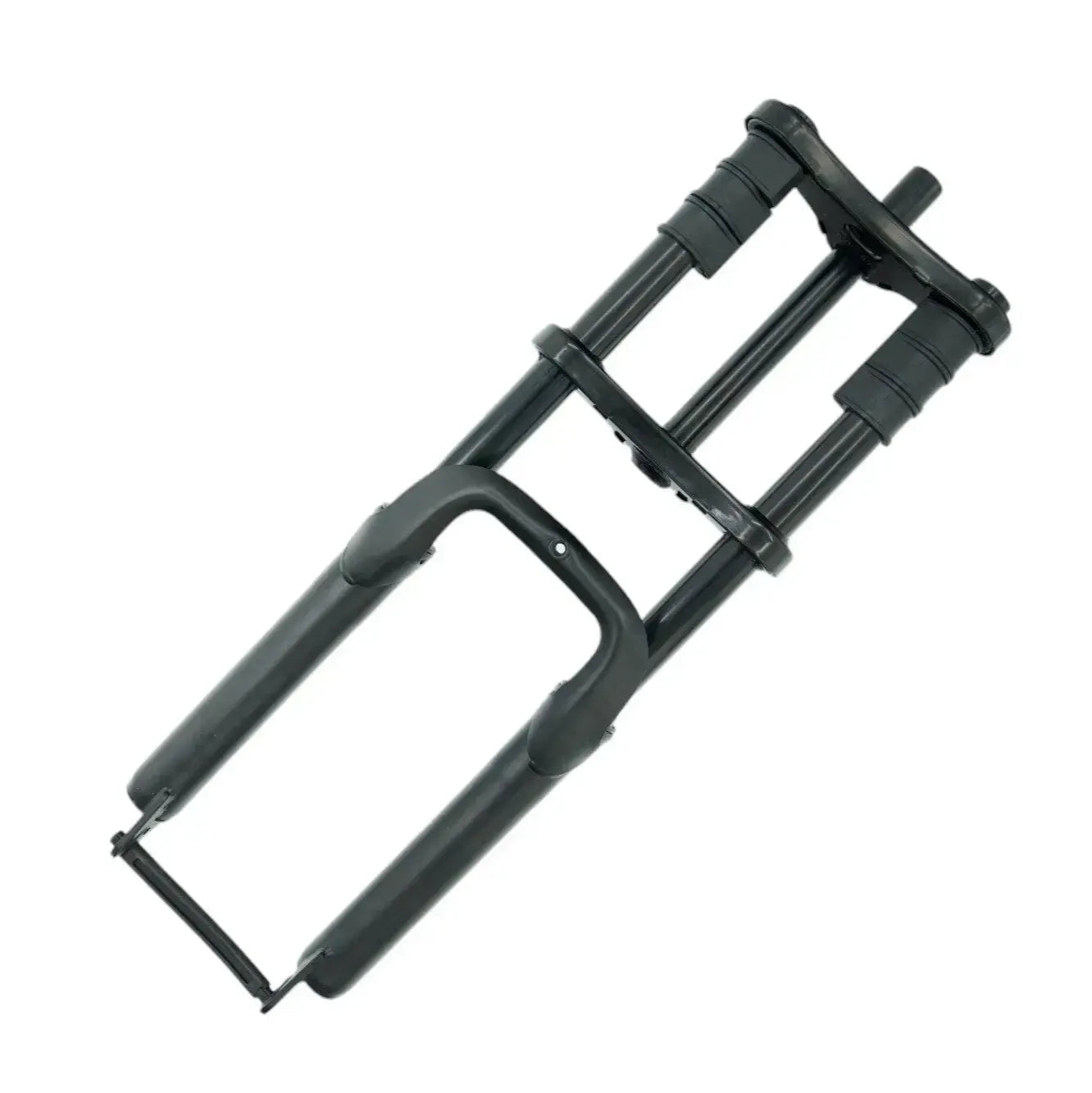 QMWHEEL V20 (PRO) - VOORVORK - ORIGINEEL van QMWHEEL, een zwarte fatbike-voorvork met twee vorkpoten en een onderste steunbalk, wordt getoond vanuit een schuin bovenaanzicht en geïsoleerd op een witte achtergrond — ontworpen als een duurzame, originele vervangingsvork, specifiek voor fatbikes.