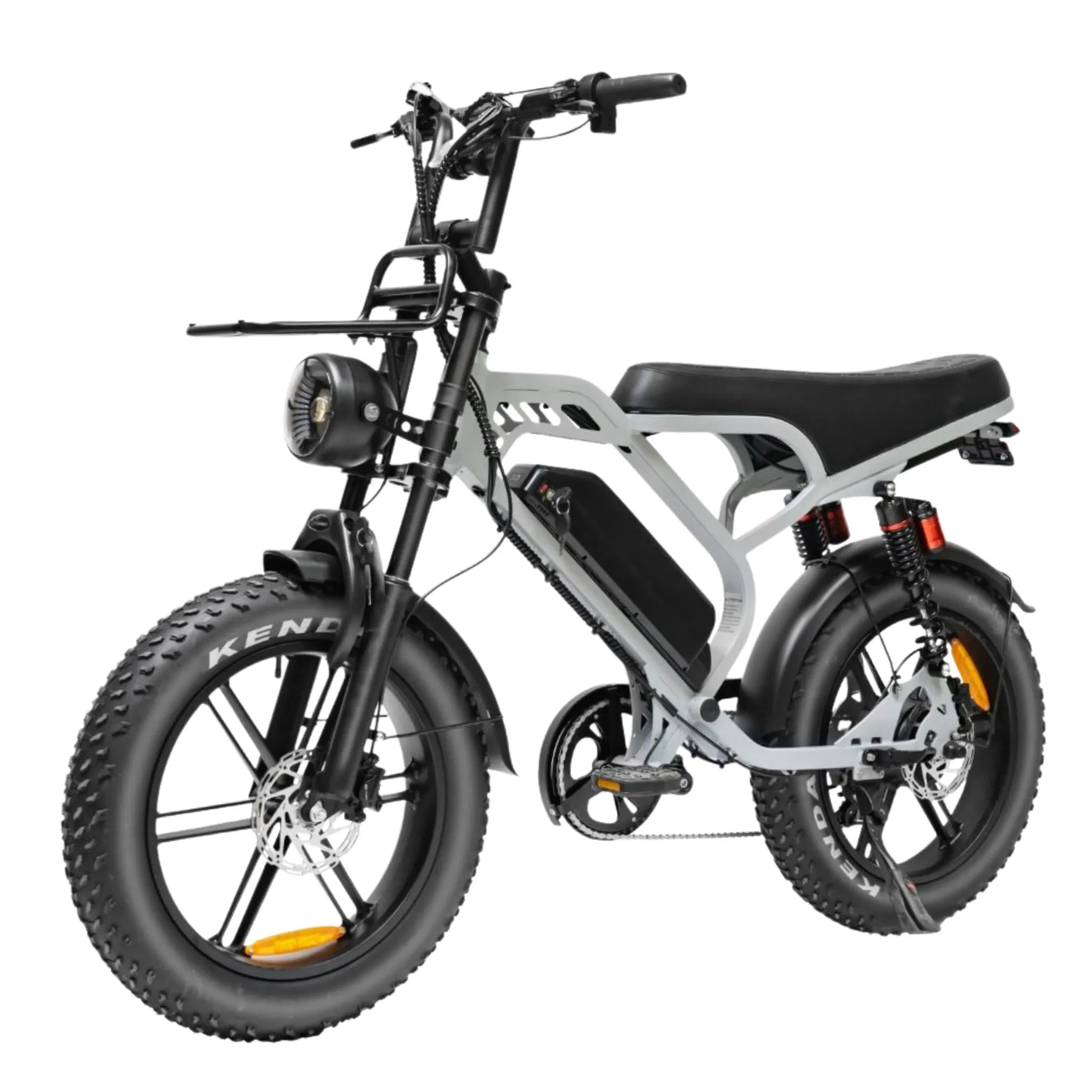 De QMWHEEL FATBIKE V20 LIMITED – MODEL 2026 - ALARM is een zilver-zwarte elektrische fatbike met dikke offroadbanden, een krachtige motor van 250 W, een koplamp, achtervering, een verlengd zadel en een in het frame geïntegreerde accu die een indrukwekkend bereik van maar liefst 80 km biedt – afgebeeld op een witte achtergrond.
